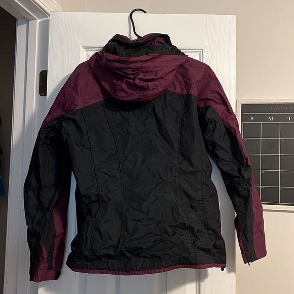 Columbia Size Medium Rain/Windproof Jacket - Picture 2 of 4